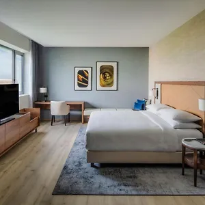 https://geneva-marriott-hotel.genevahotels4all.com