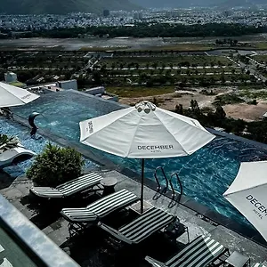 https://december-hotel.nhatrangbesthotels.com
